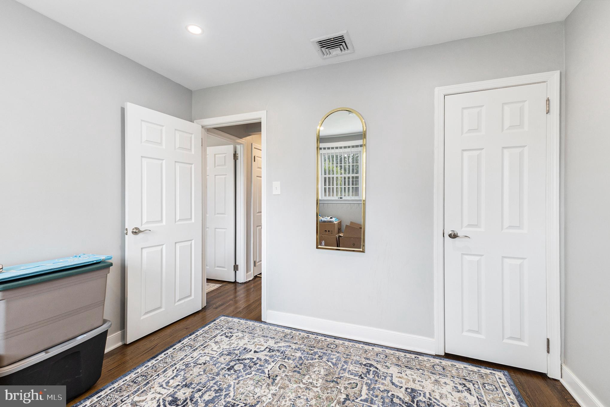 377 W 7TH AVENUE