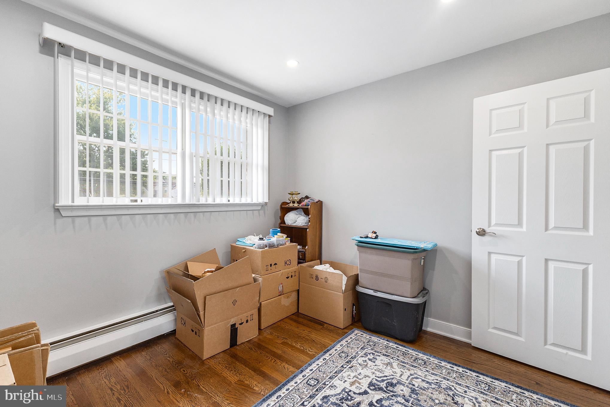 377 W 7TH AVENUE
