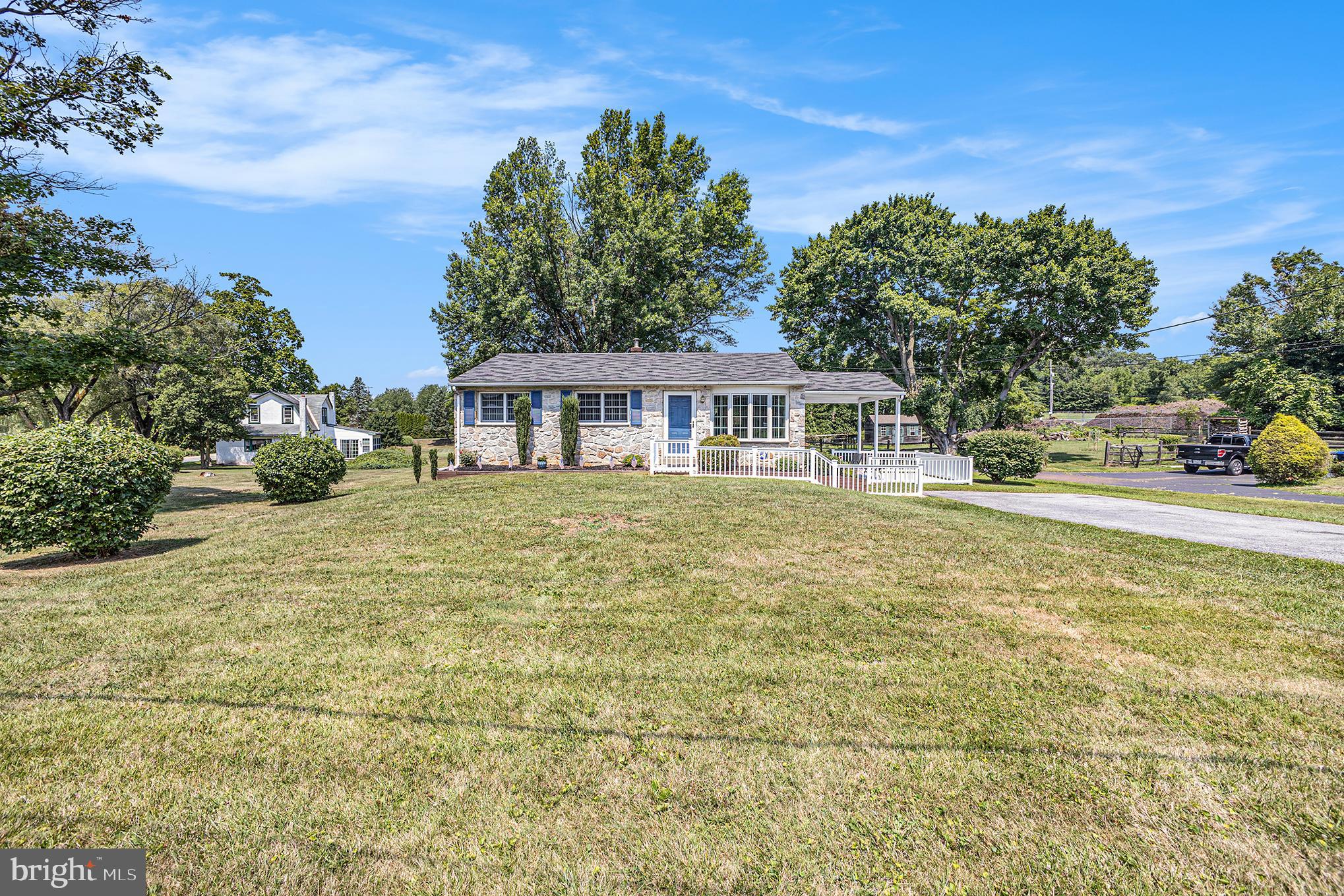 377 W 7TH AVENUE