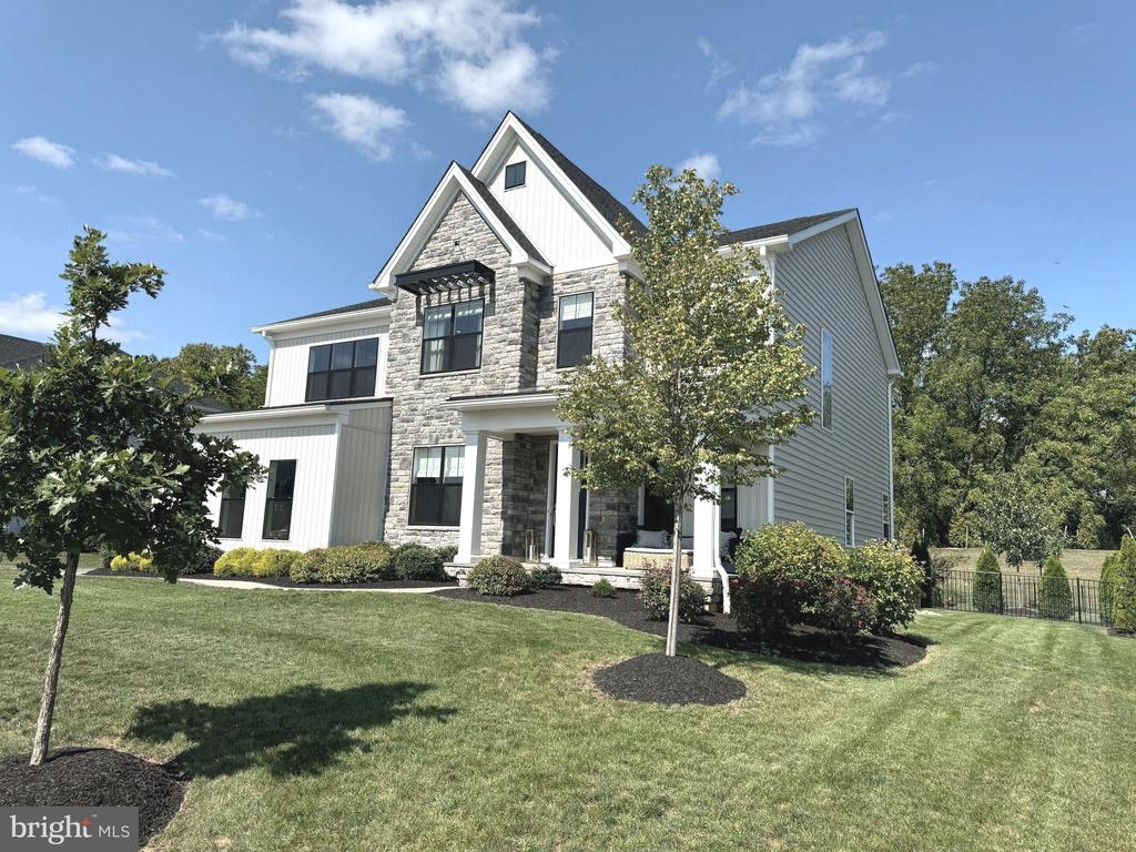 2656 HAWTHORN DRIVE