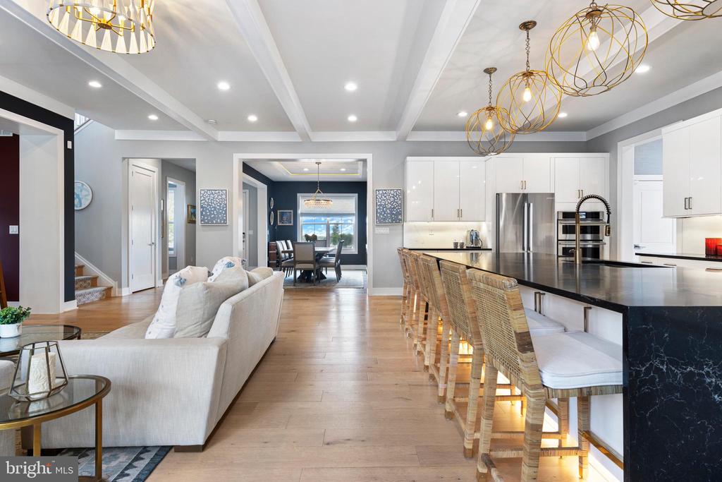 2656 HAWTHORN DRIVE
