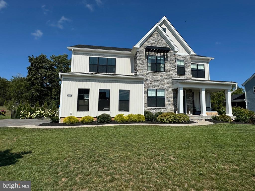 2656 HAWTHORN DRIVE