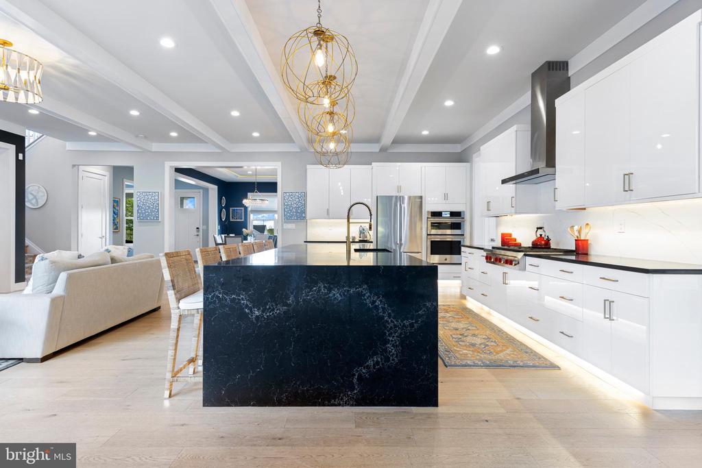2656 HAWTHORN DRIVE