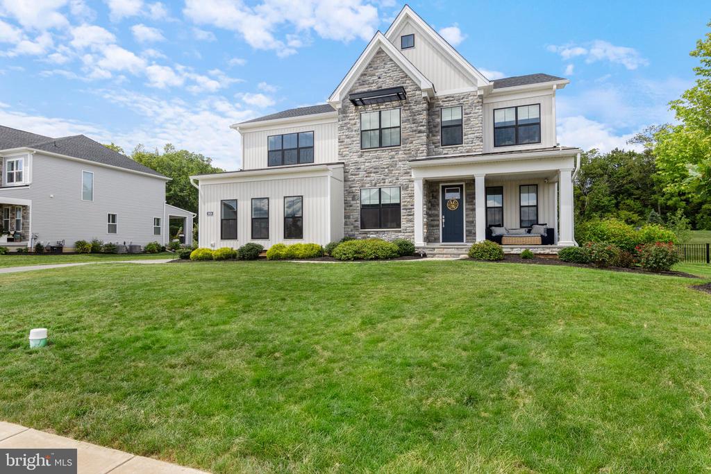2656 HAWTHORN DRIVE