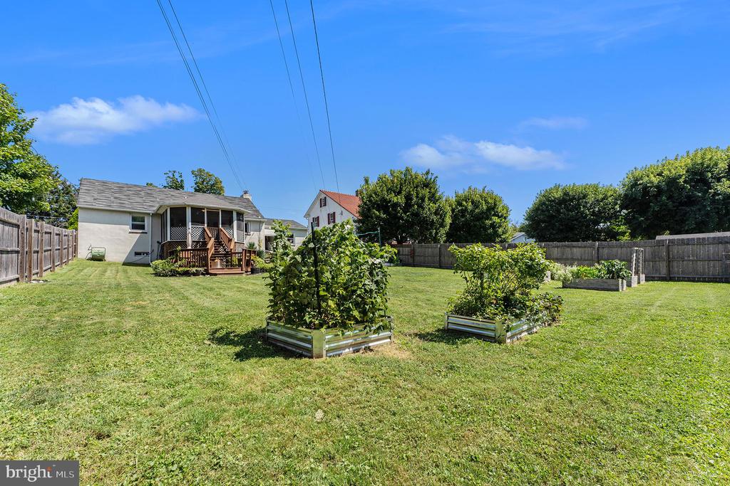 1836 W MAIN STREET