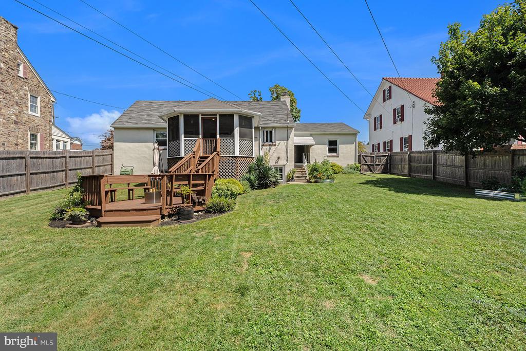 1836 W MAIN STREET
