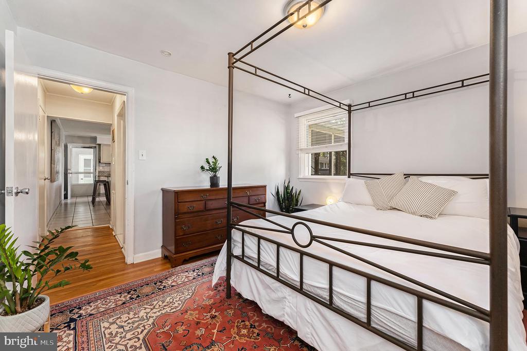 1836 W MAIN STREET