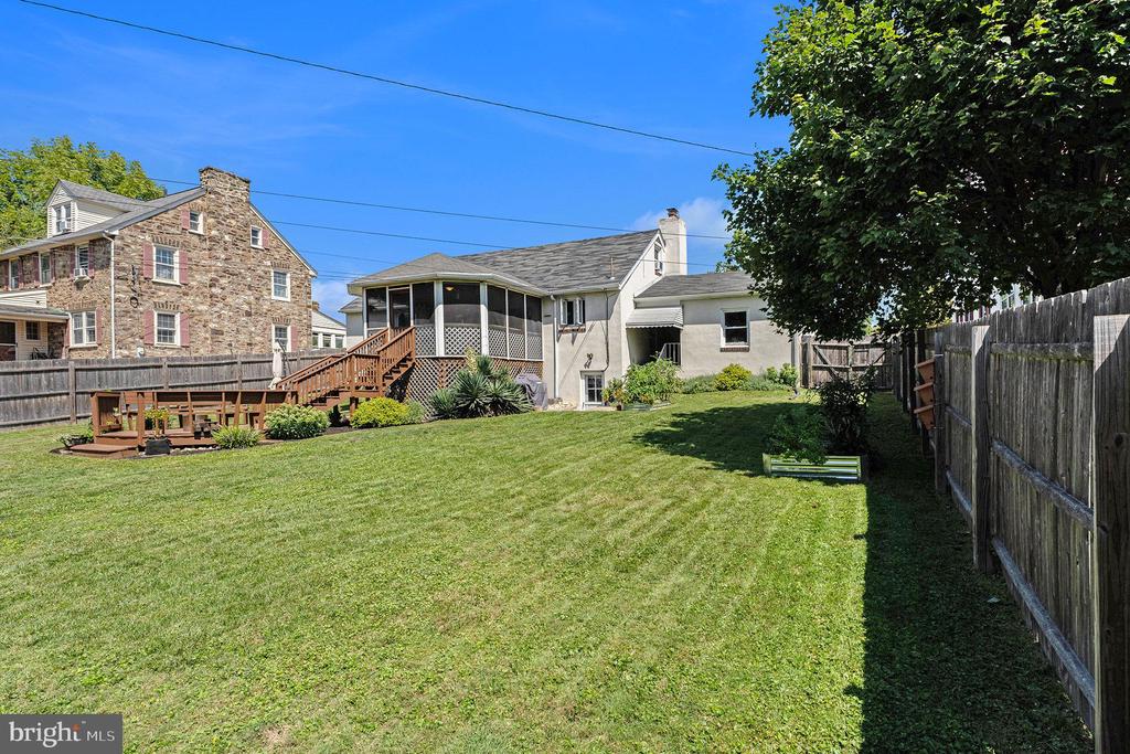 1836 W MAIN STREET