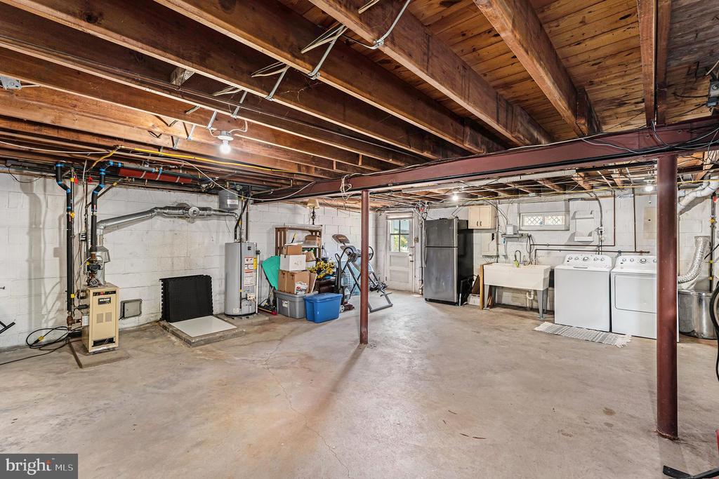 1836 W MAIN STREET