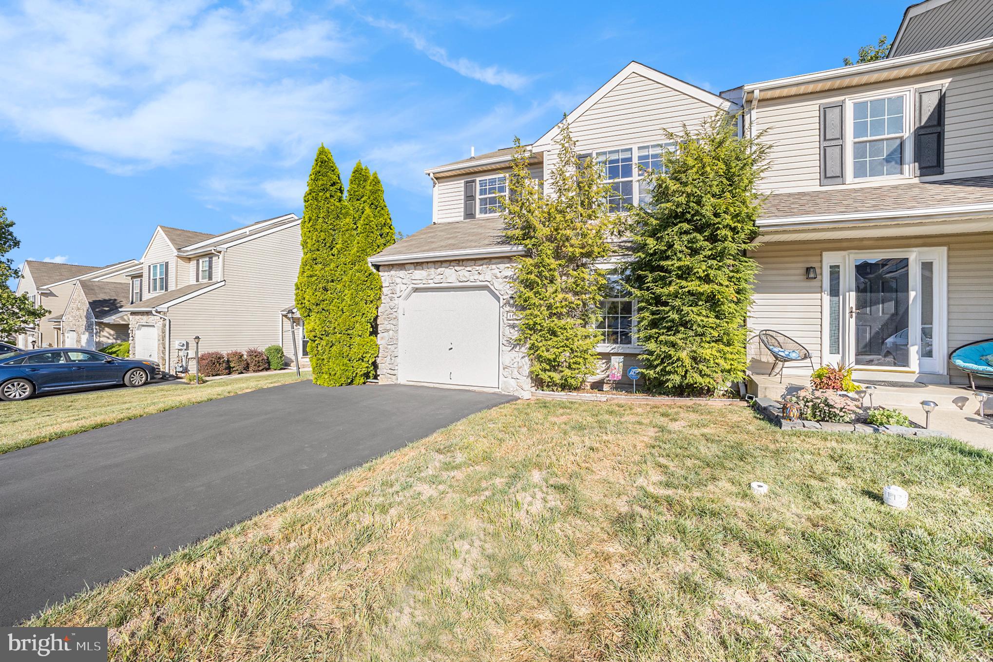 1190 OXFORD CIRCLE