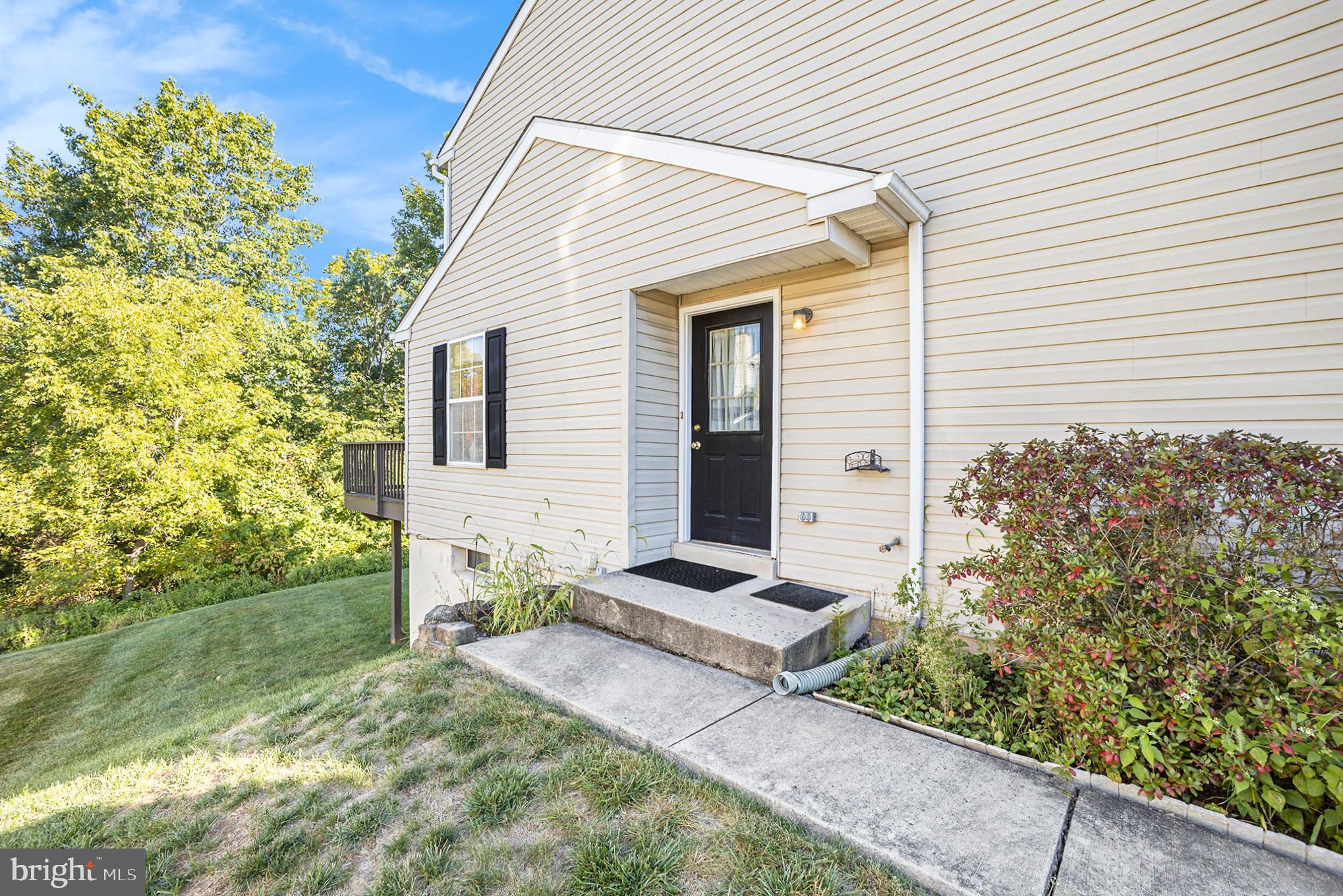 1190 OXFORD CIRCLE