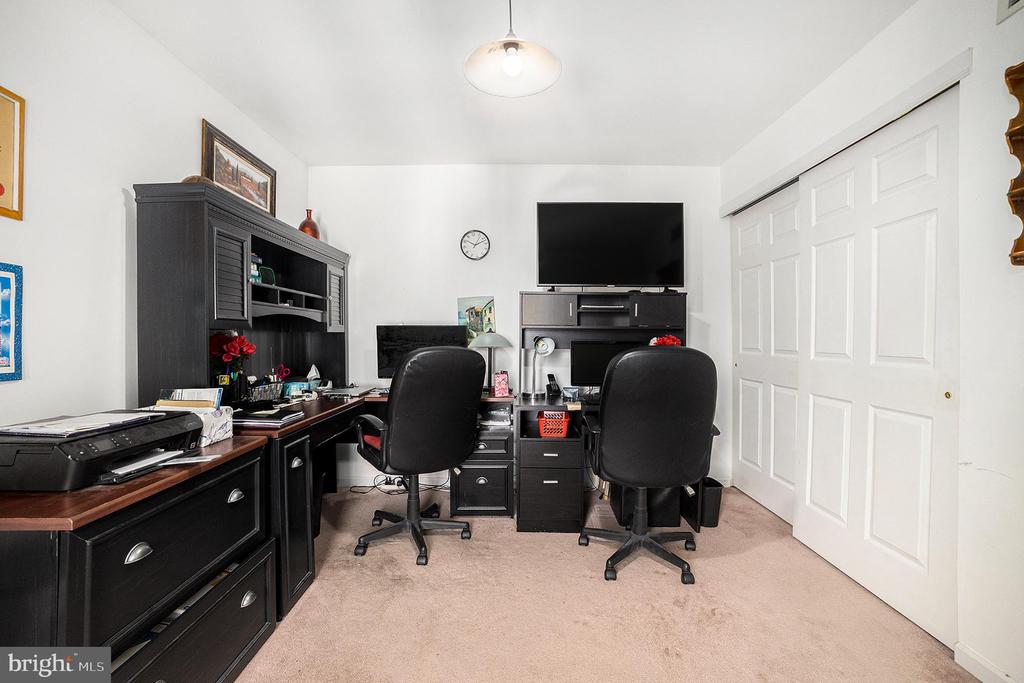 1190 OXFORD CIRCLE