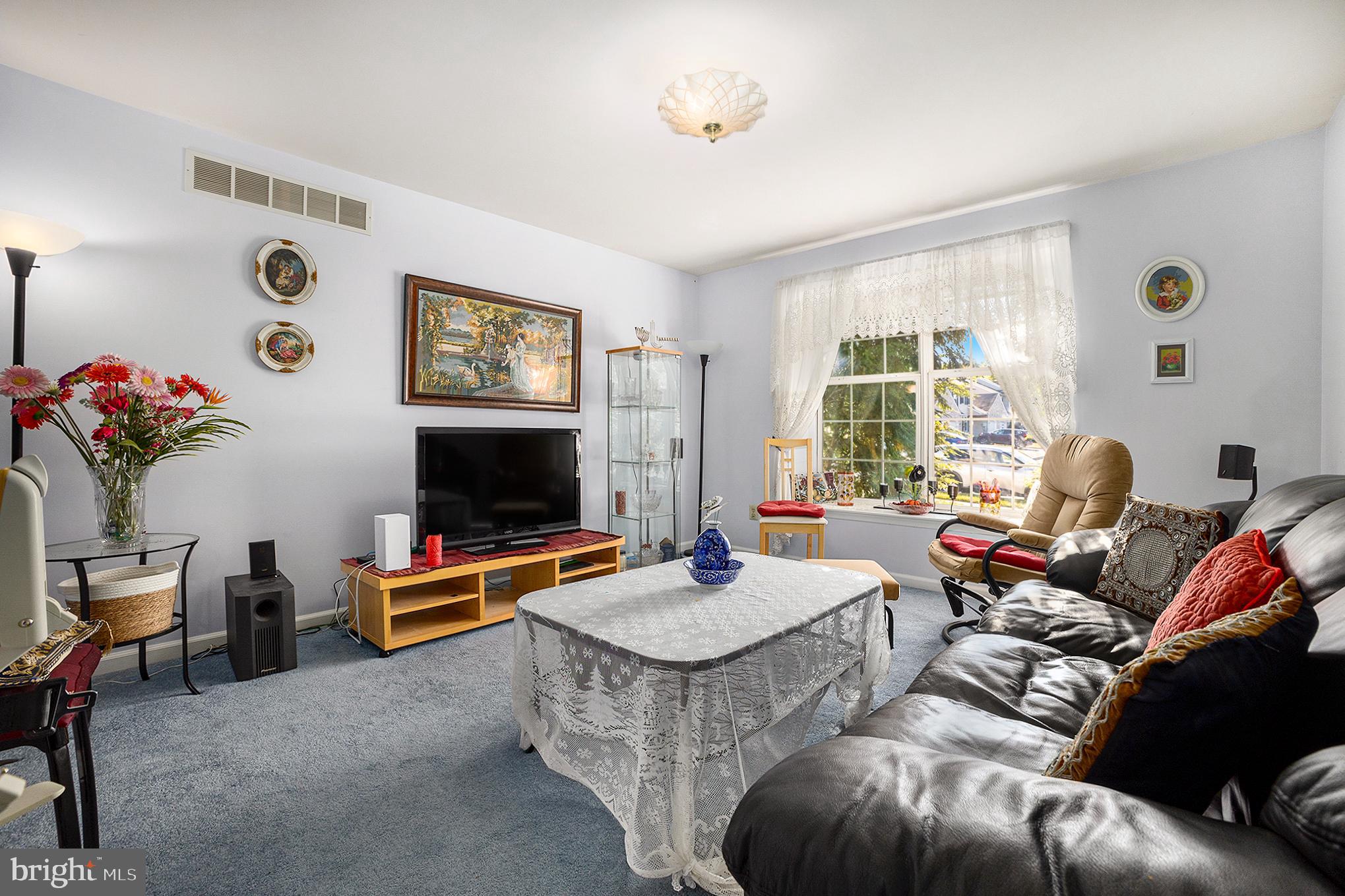 1190 OXFORD CIRCLE