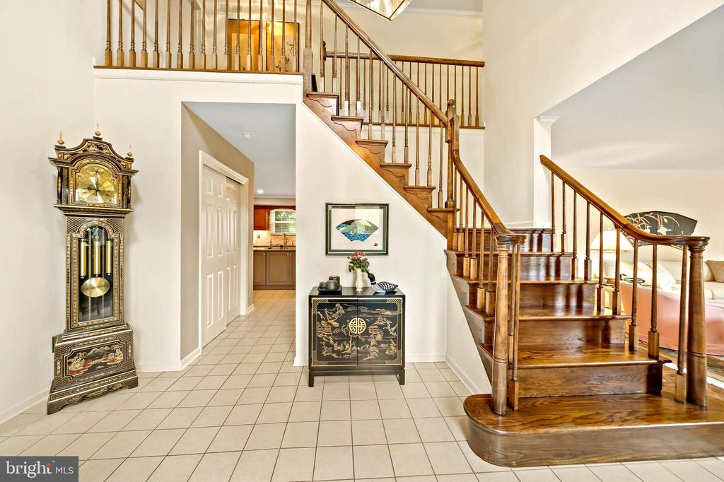 103 PINETREE LANE