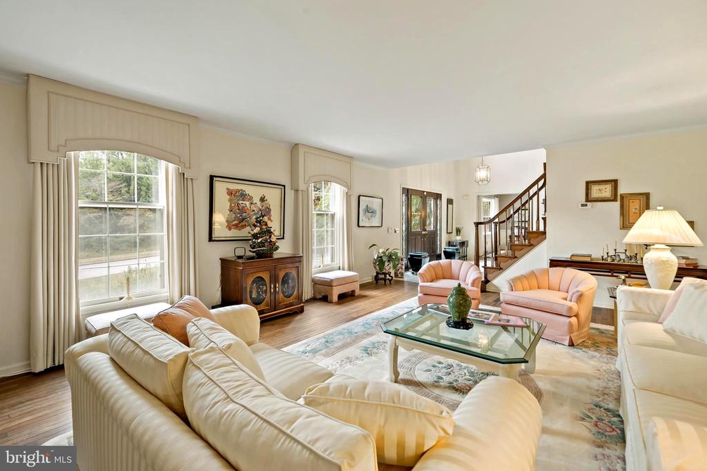 103 PINETREE LANE
