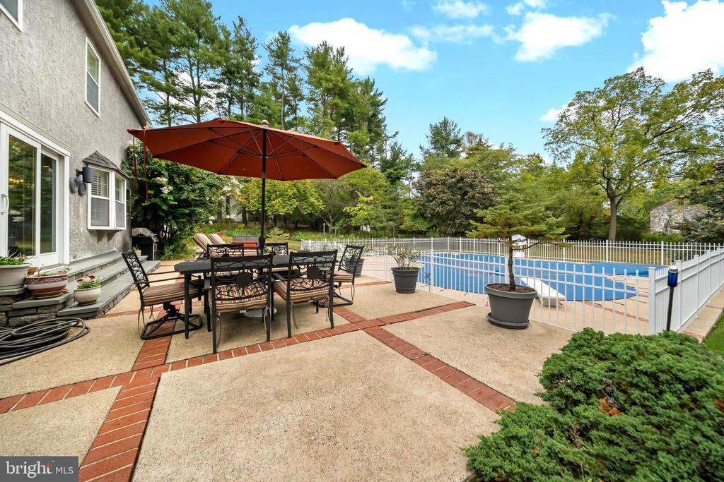 103 PINETREE LANE