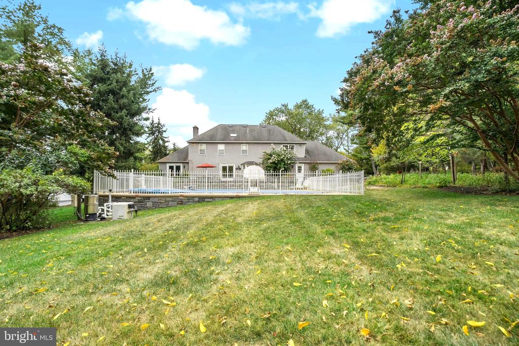 103 PINETREE LANE