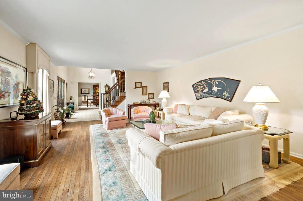 103 PINETREE LANE