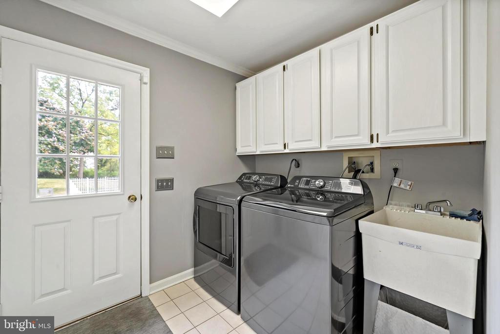 103 PINETREE LANE