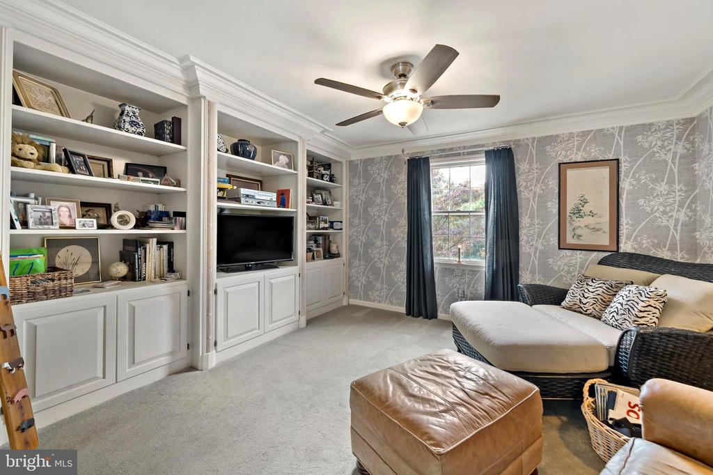 103 PINETREE LANE