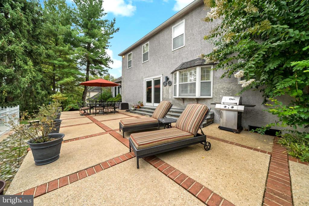 103 PINETREE LANE