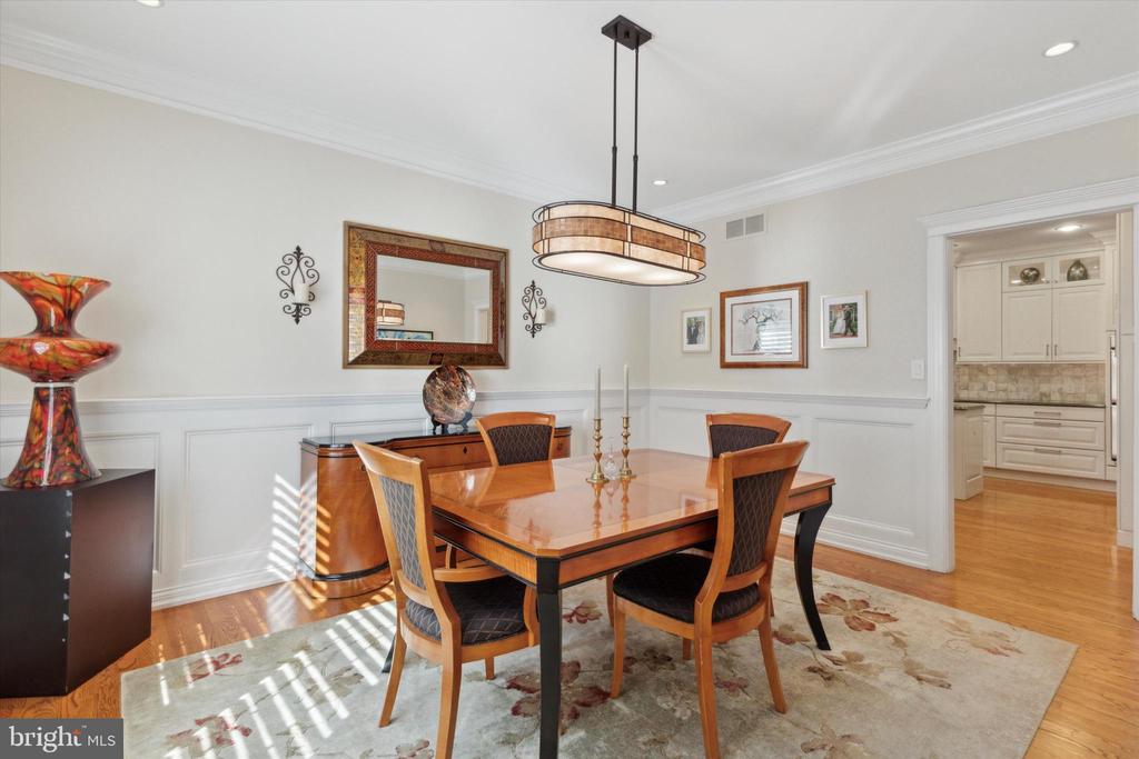 189 BIRKDALE DRIVE