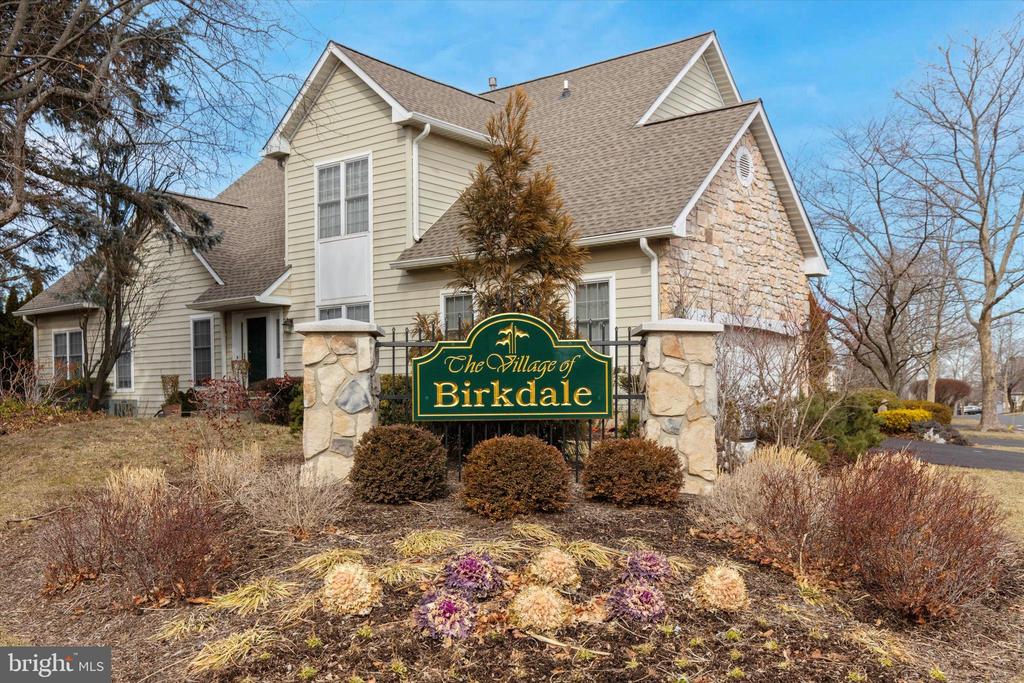 189 BIRKDALE DRIVE