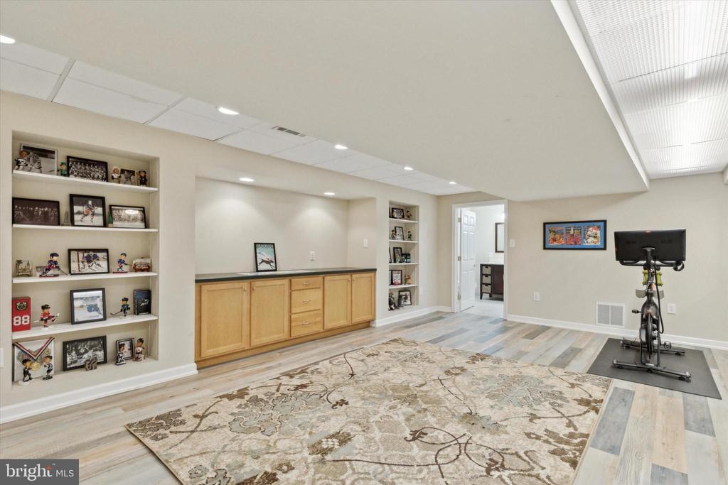 189 BIRKDALE DRIVE
