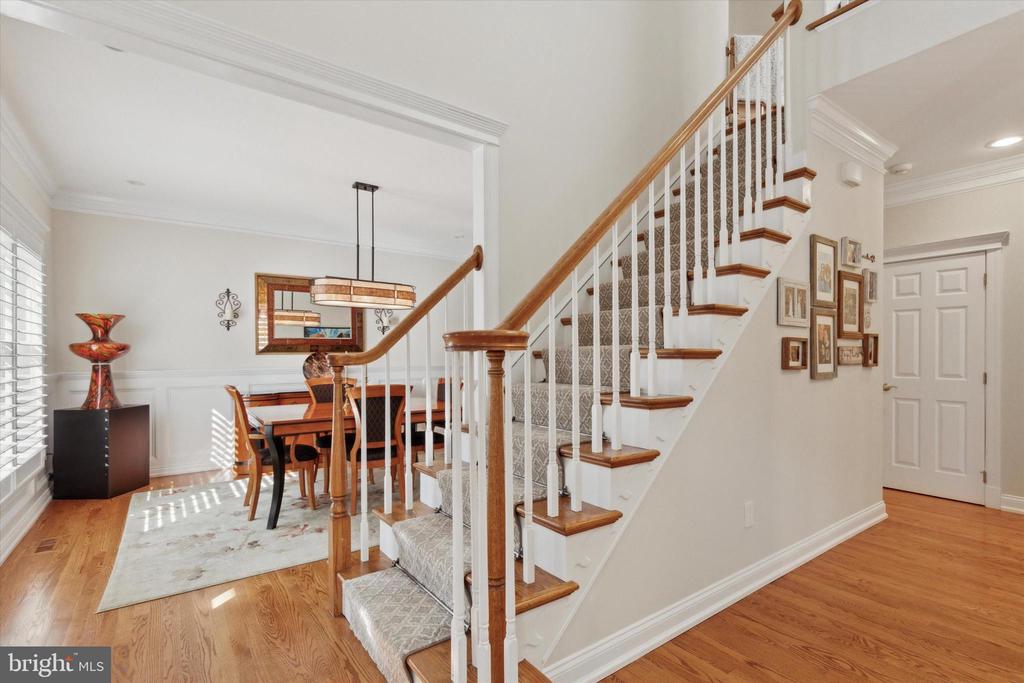 189 BIRKDALE DRIVE