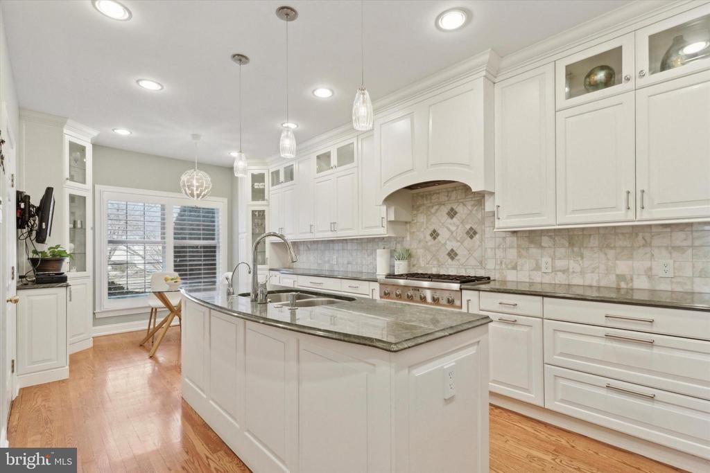 189 BIRKDALE DRIVE