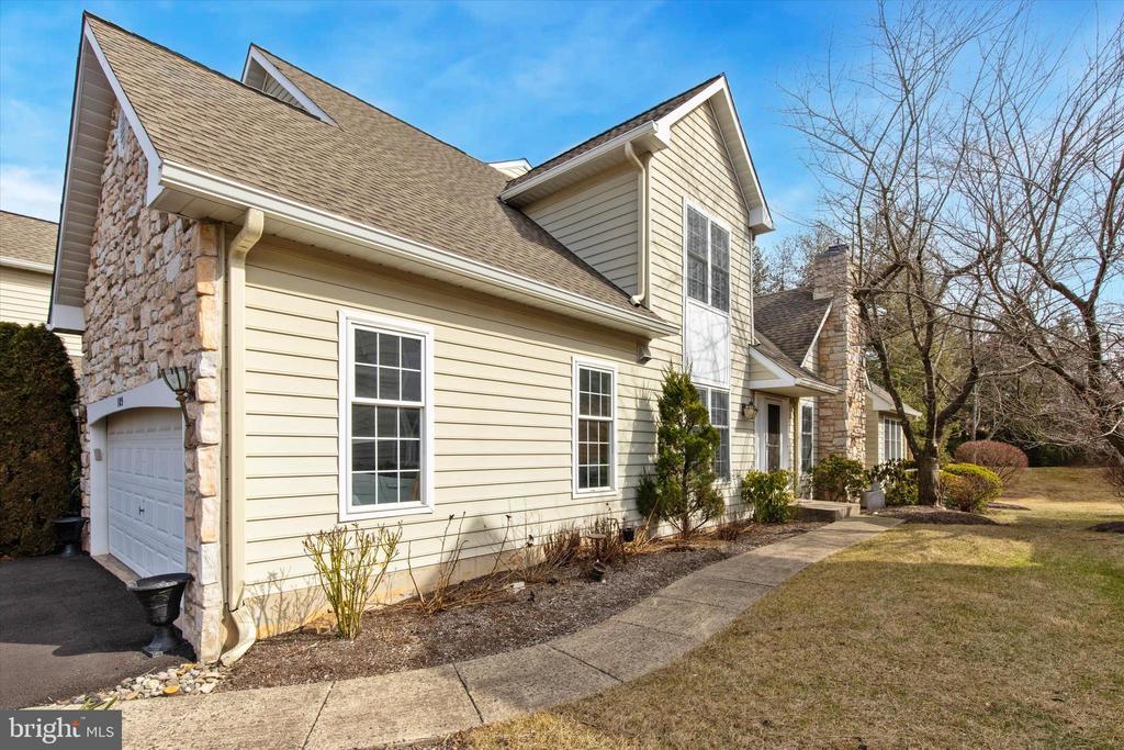 189 BIRKDALE DRIVE