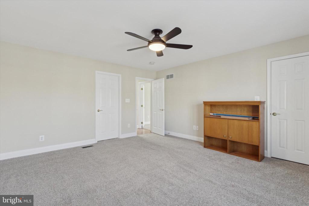 189 BIRKDALE DRIVE