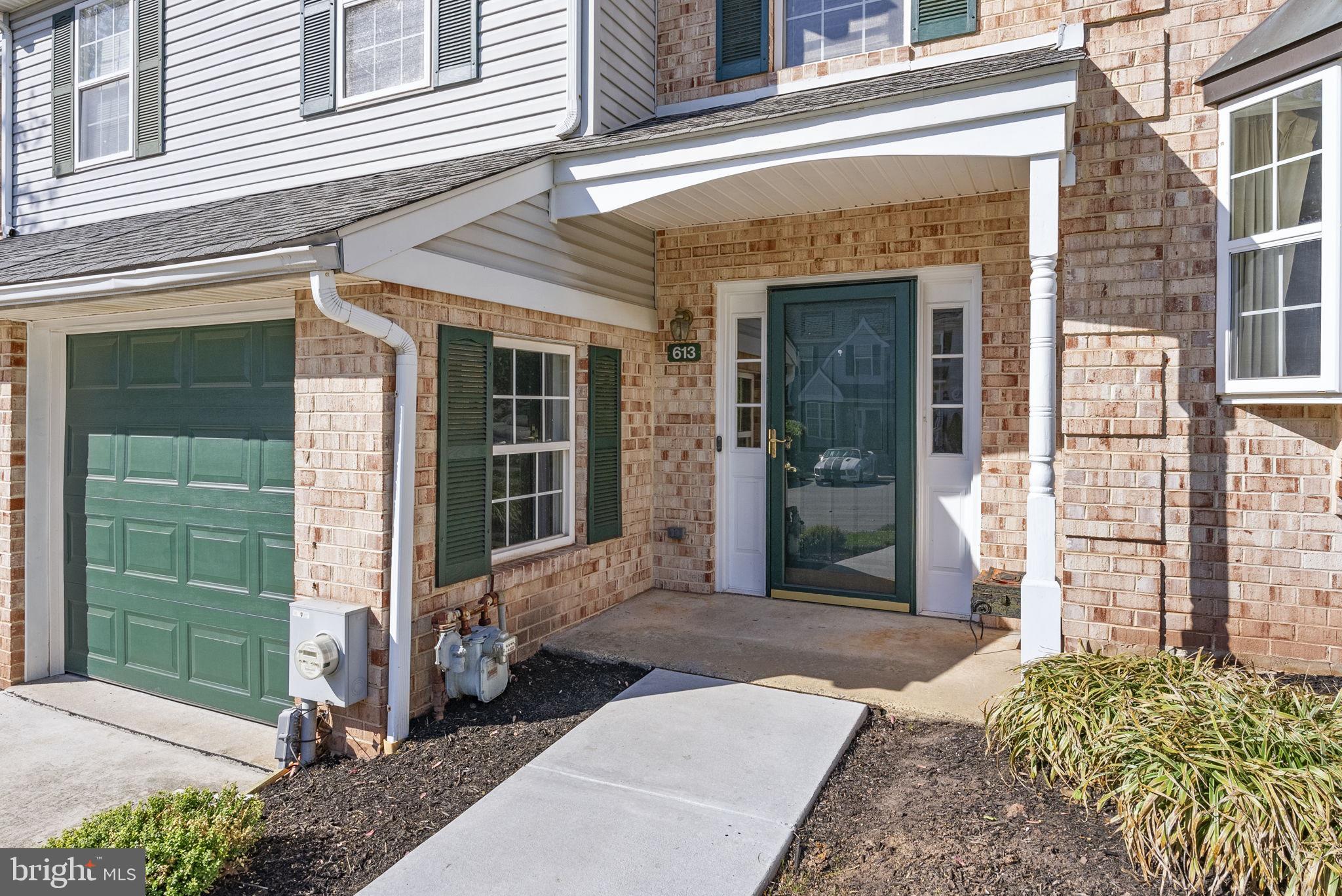 613 HAMILTON CT