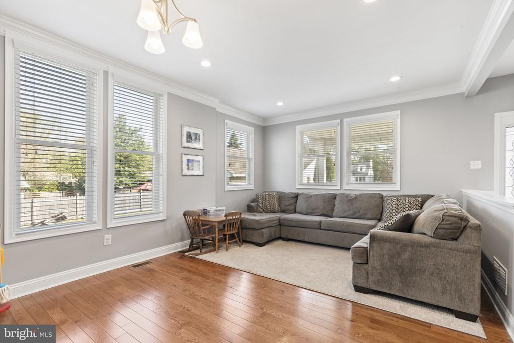248 S 9TH STREET