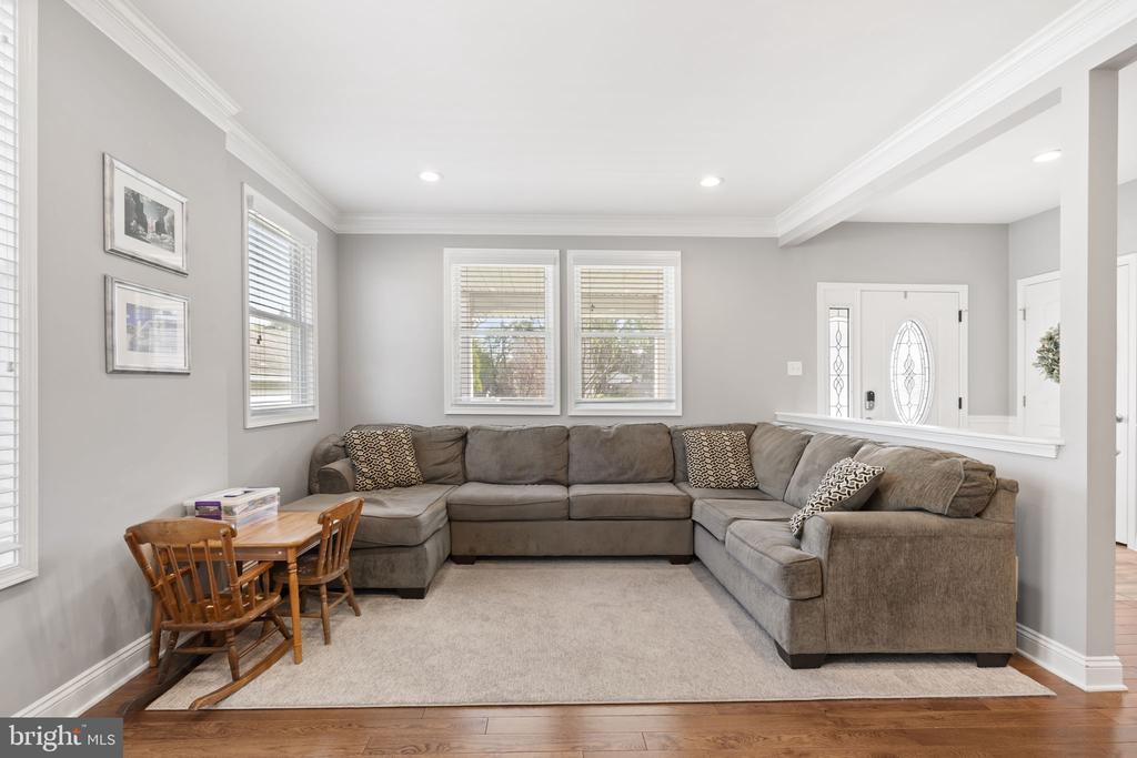 248 S 9TH STREET
