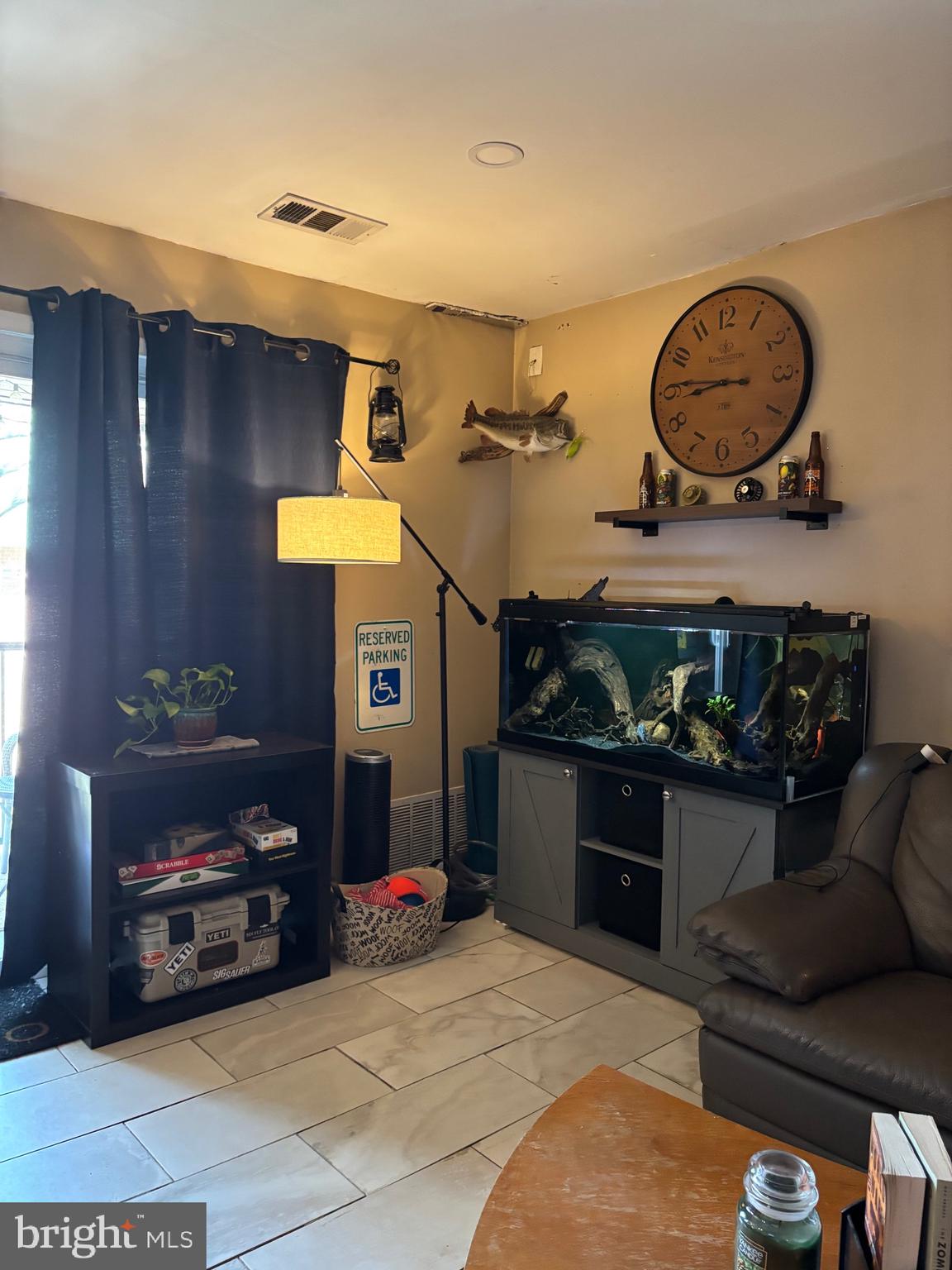 402 MEADOWVIEW LANE 402
