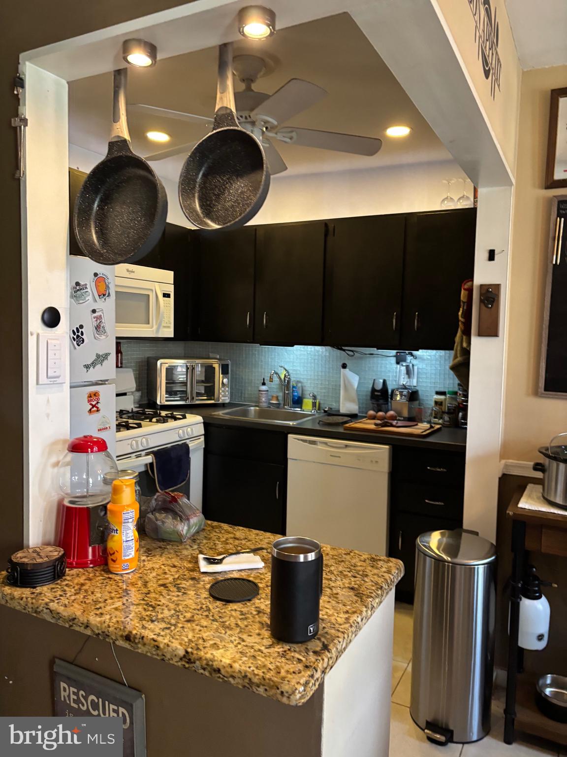 402 MEADOWVIEW LANE 402