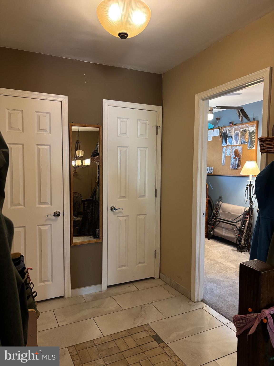 402 MEADOWVIEW LANE 402
