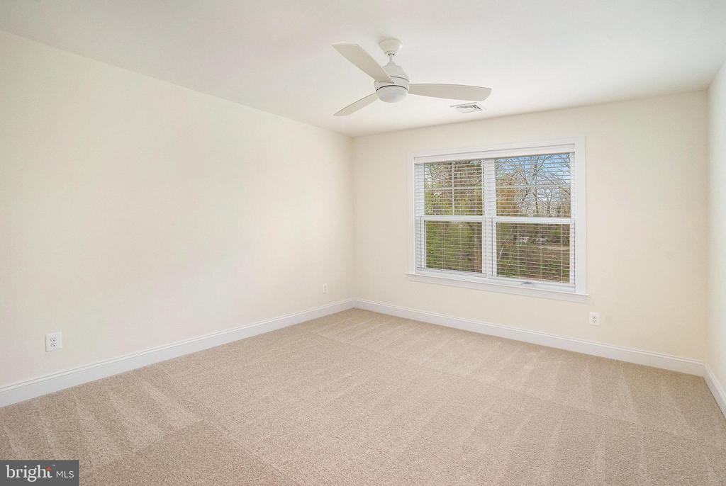 122 ANDRIES CIRCLE