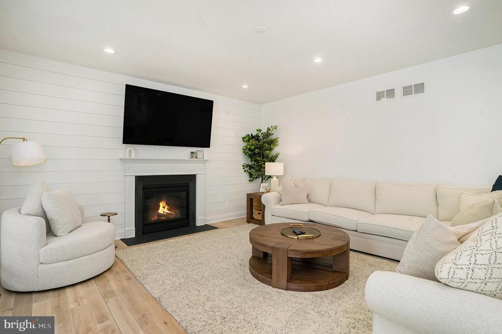 122 ANDRIES CIRCLE