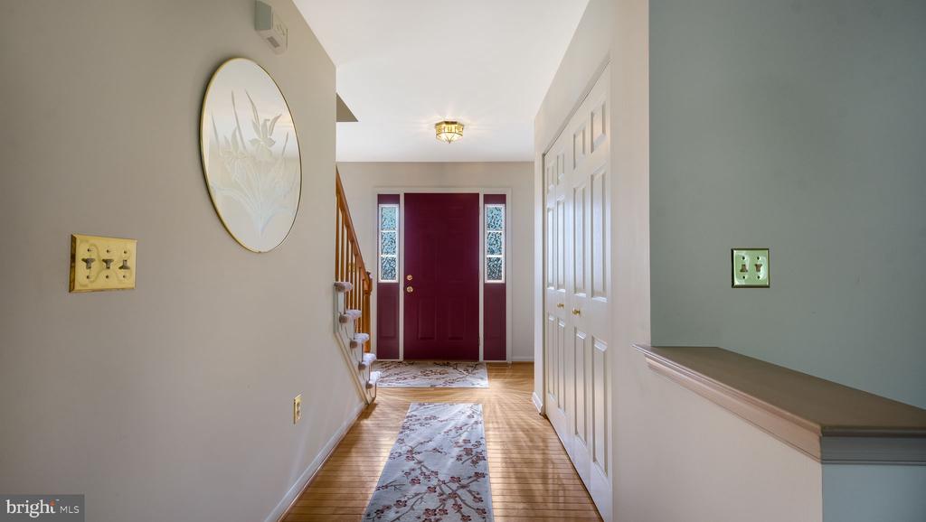 325 VANDERBILT LANE