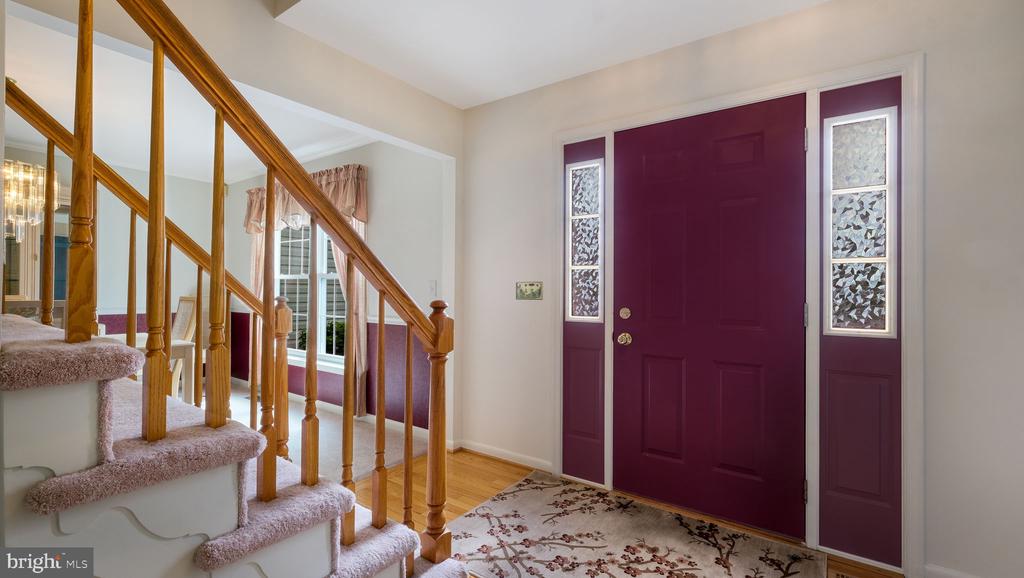 325 VANDERBILT LANE