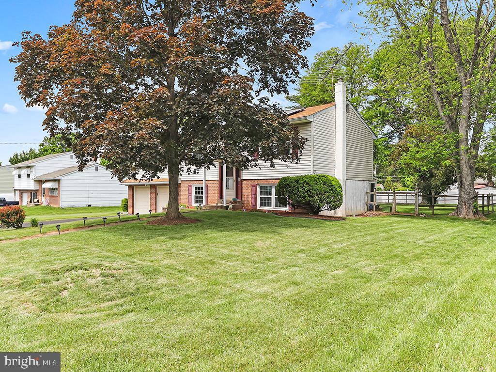 201 HUNTER LANE