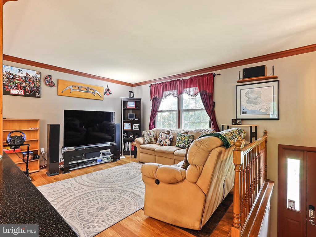 201 HUNTER LANE