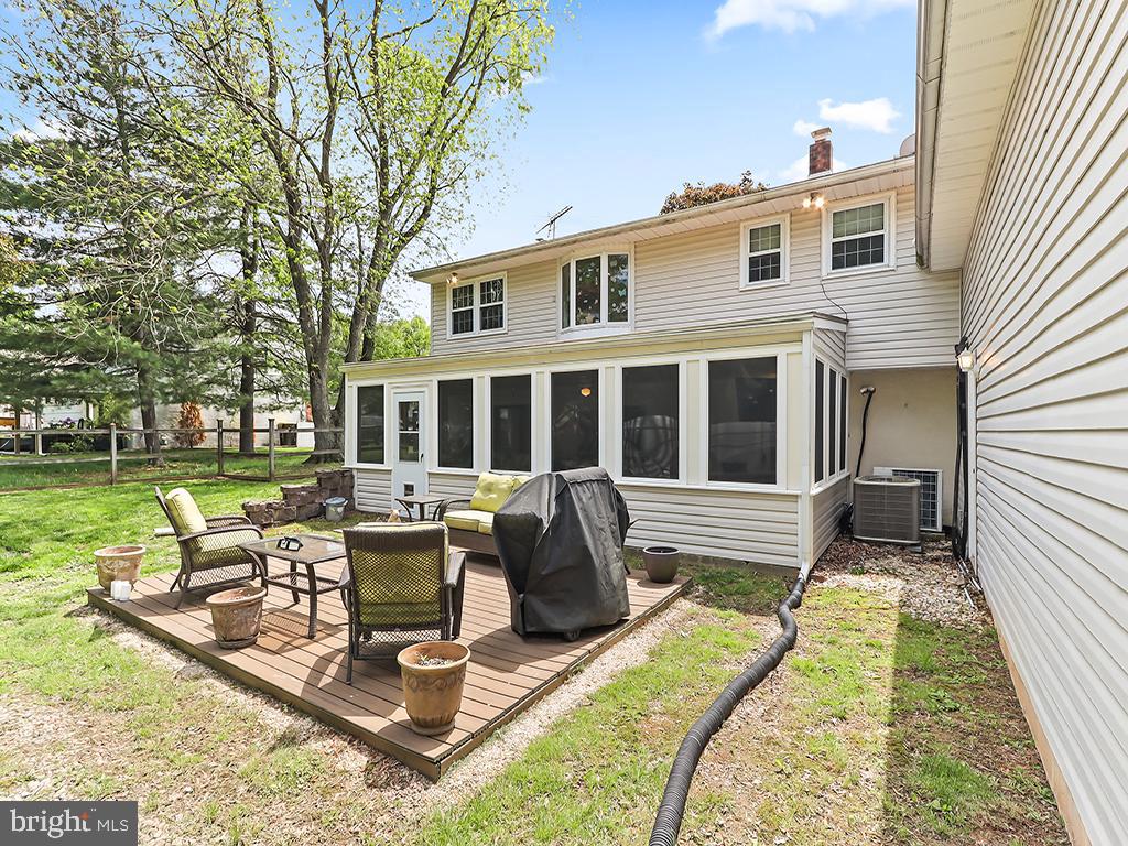 201 HUNTER LANE