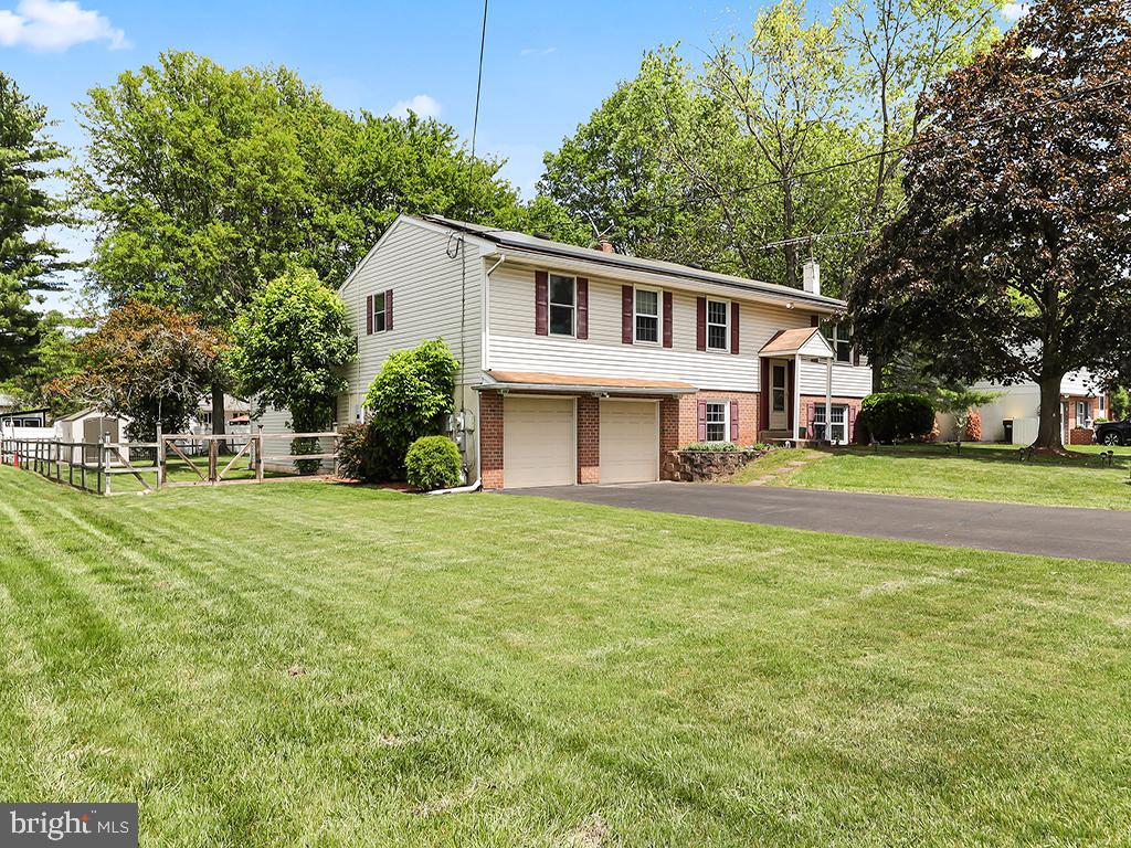 201 HUNTER LANE