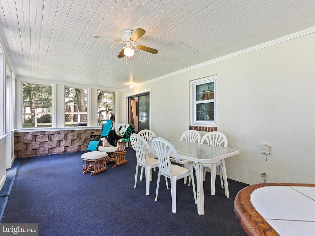 201 HUNTER LANE