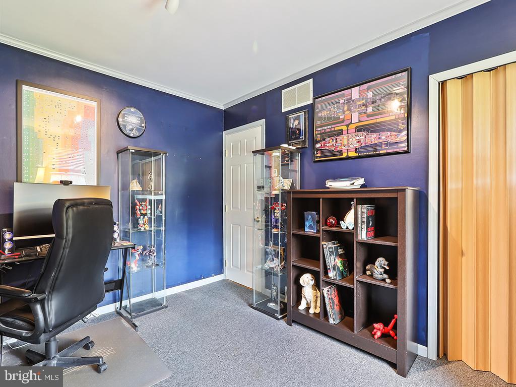 201 HUNTER LANE