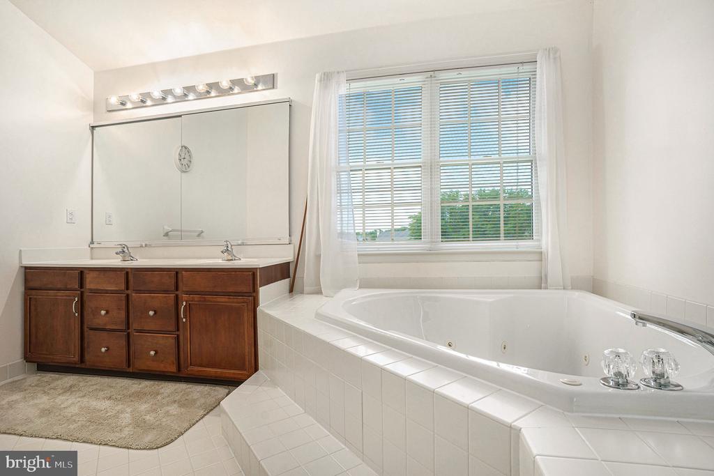 104 SPYGLASS DRIVE