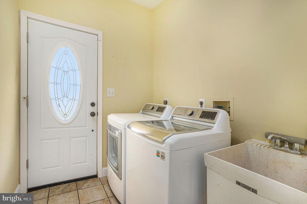 104 SPYGLASS DRIVE